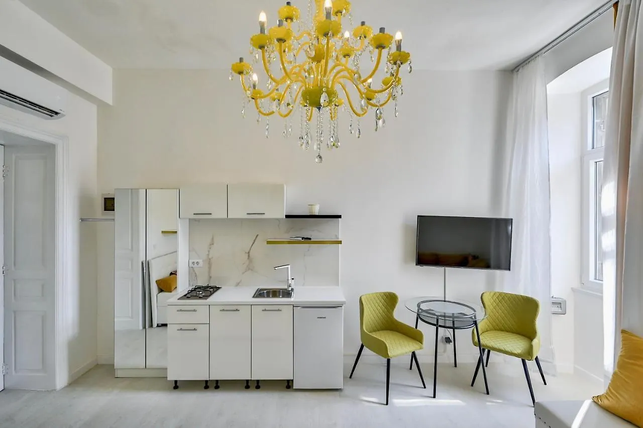 Apartment Ferienwohnung Collins Amethyst Center Pula