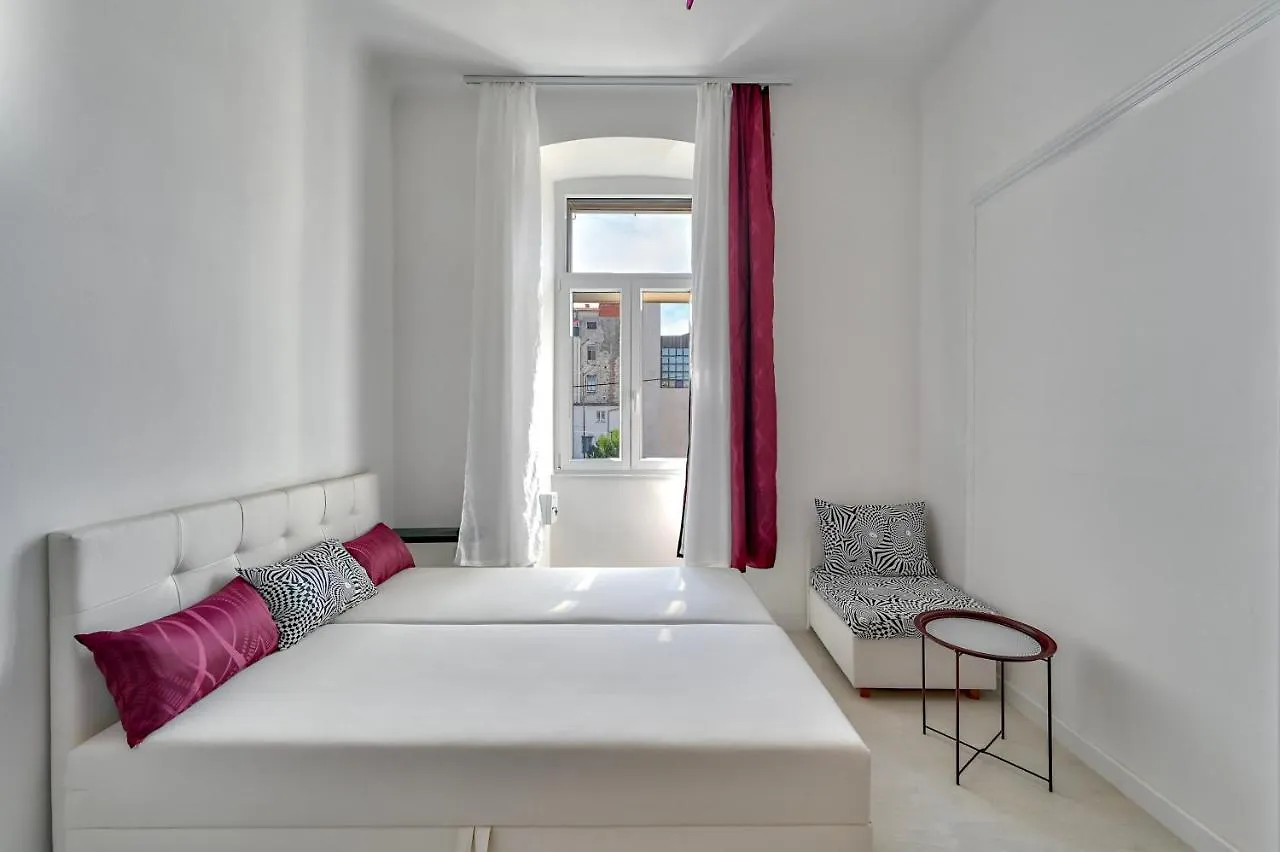 Ferienwohnung Collins Amethyst Center Pula 0*,