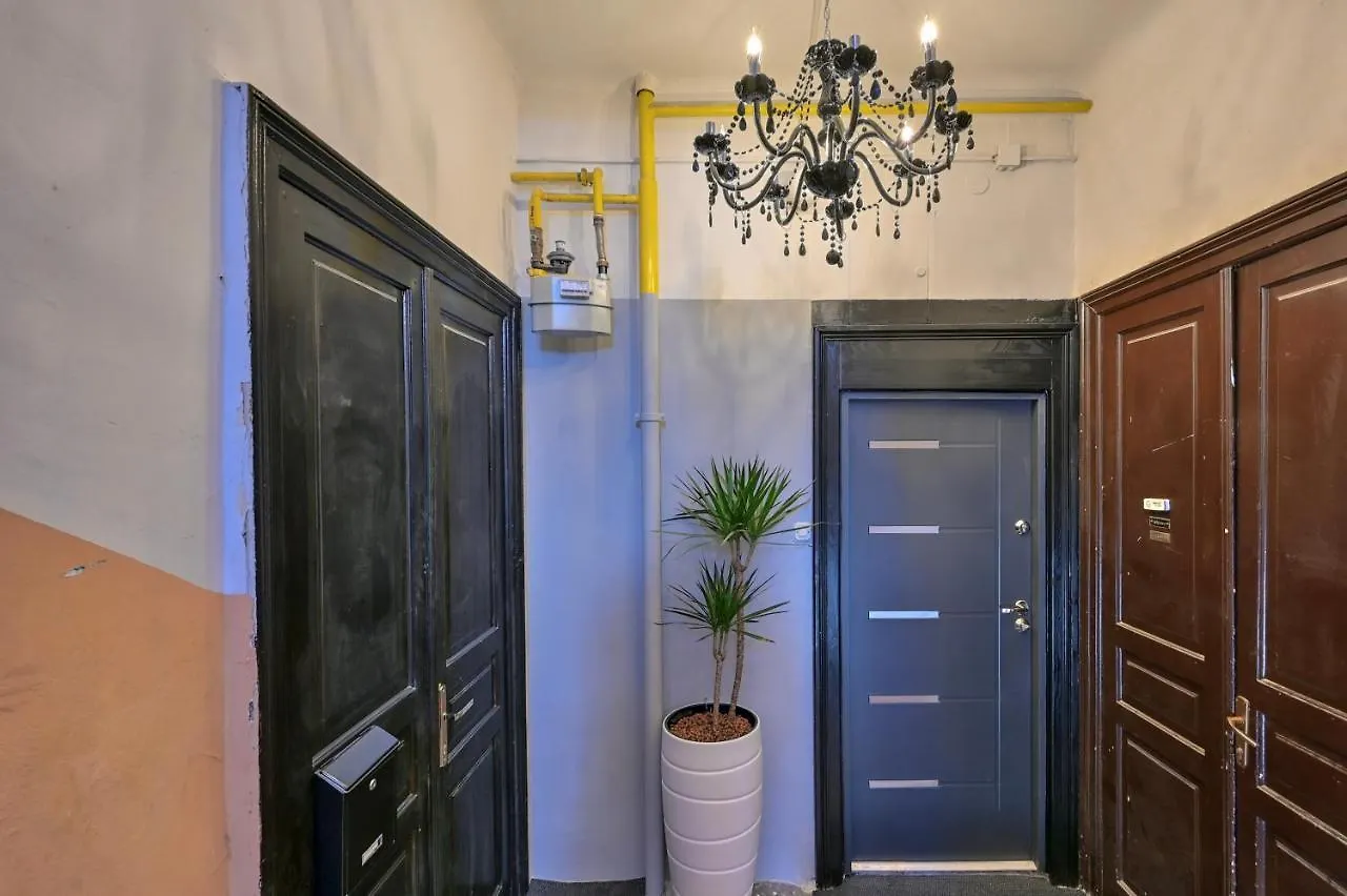 Collins Amethyst Center Apartment Pula