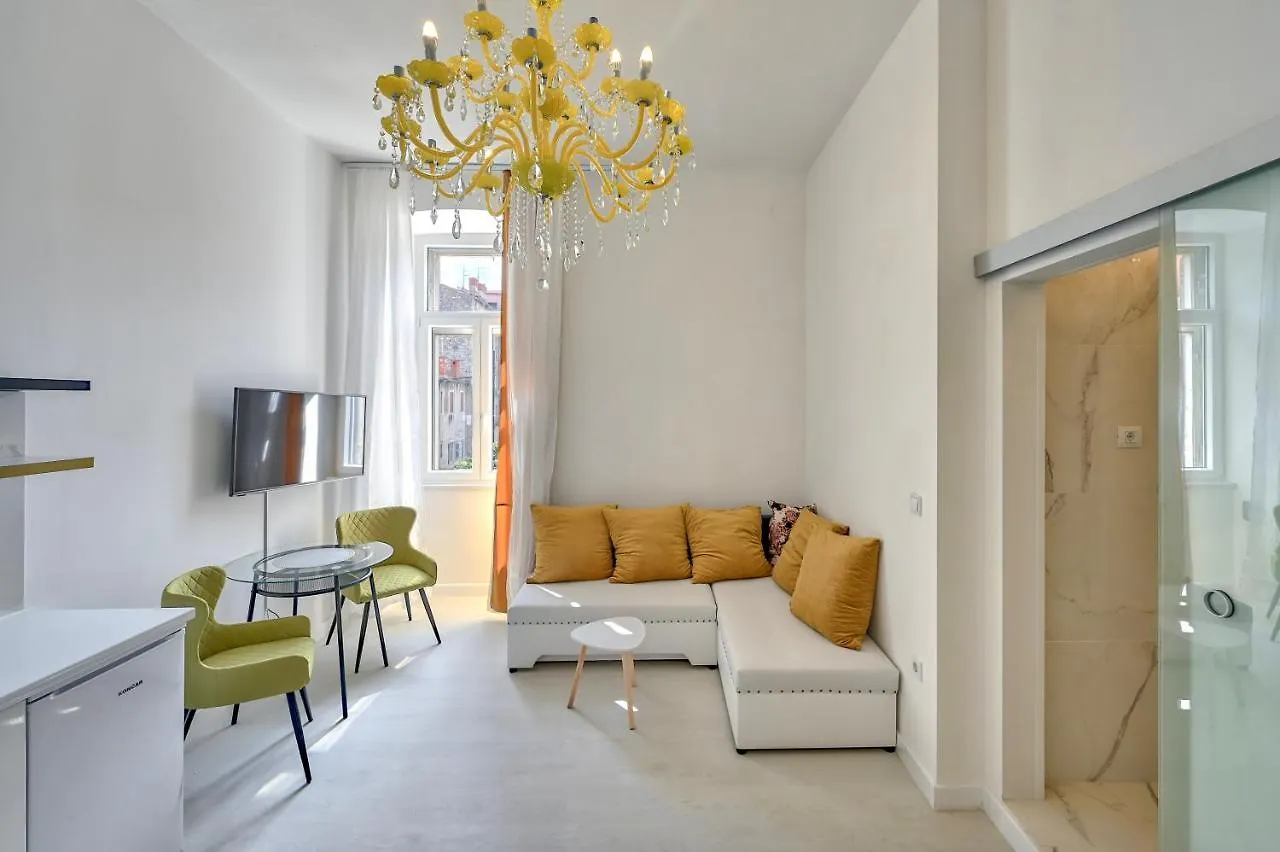 Apartment Ferienwohnung Collins Amethyst Center Pula