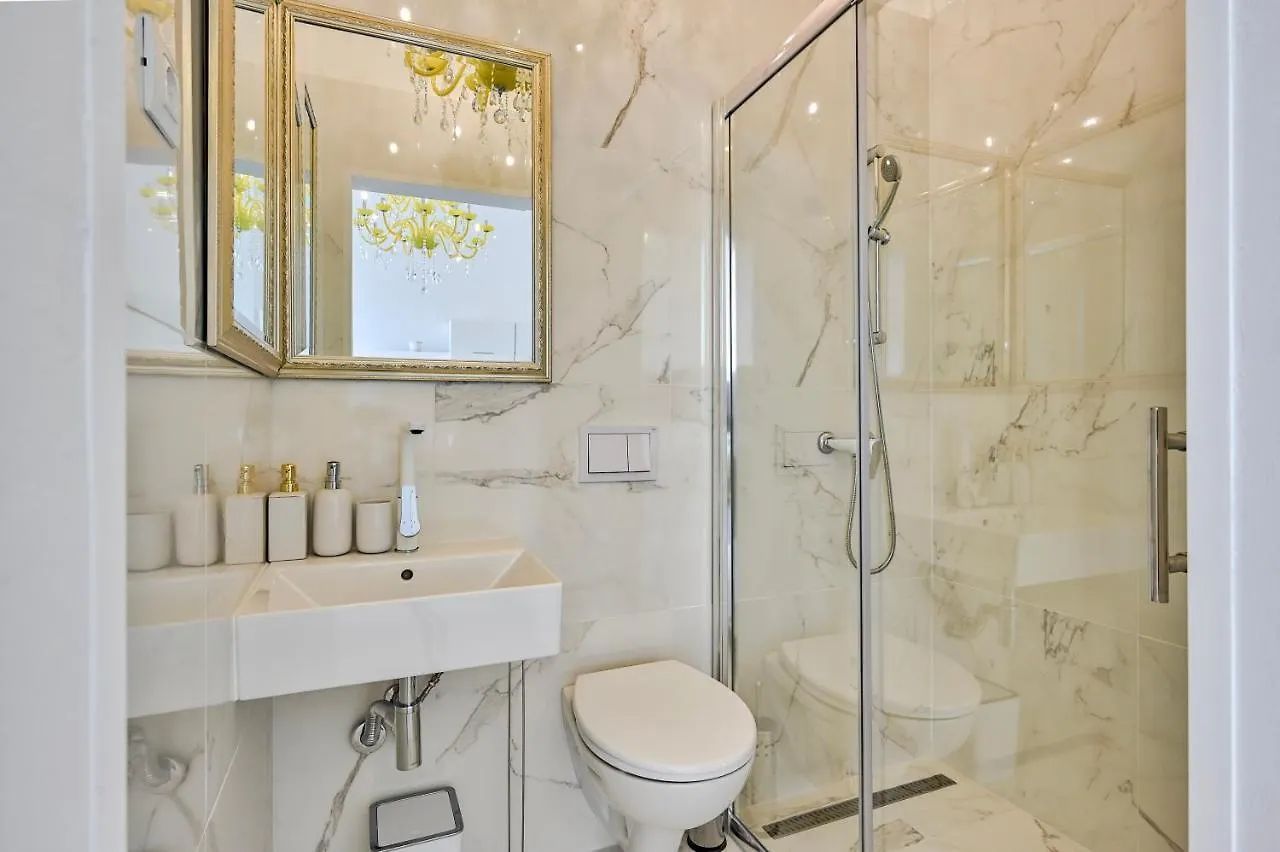Apartment Ferienwohnung Collins Amethyst Center Pula